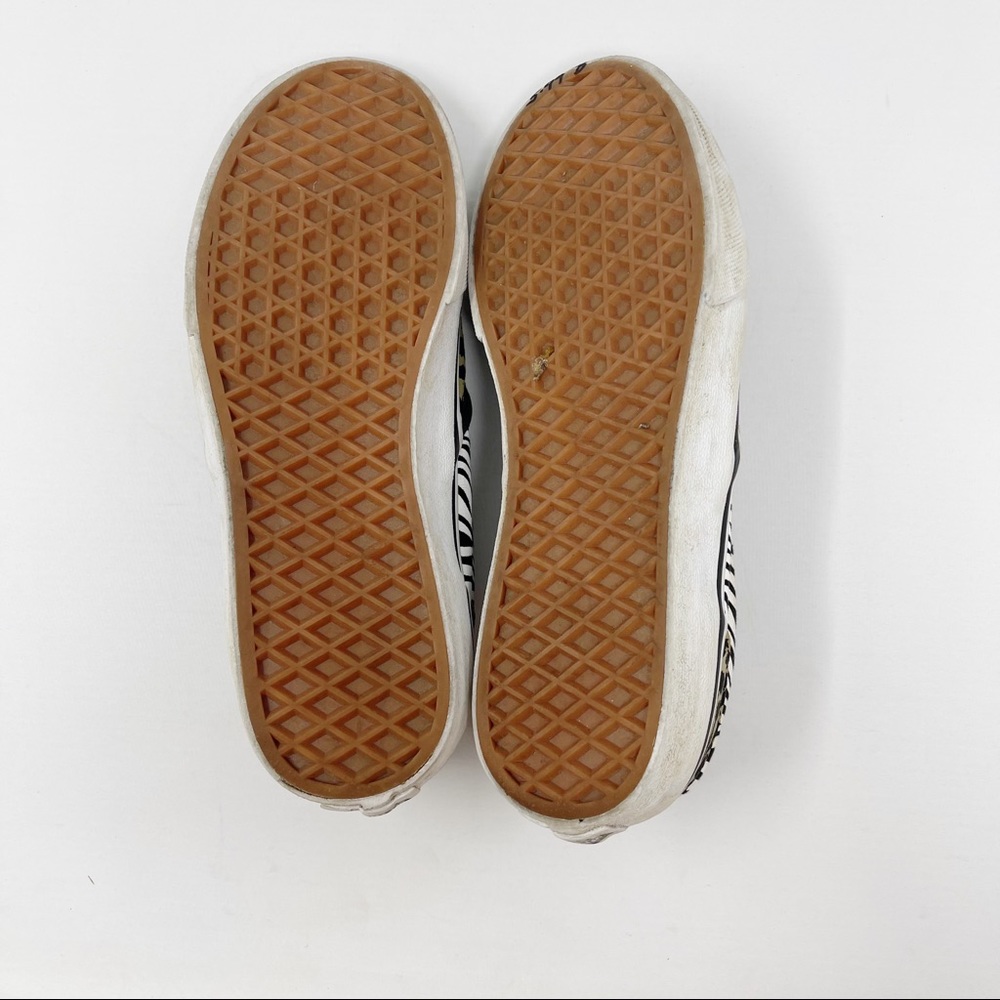 Vans Animal Print Classic Slip On Sneakers Size 5.5 - Picture 9 of 9